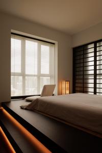 Transitional Bedroom at One Pearl Bank