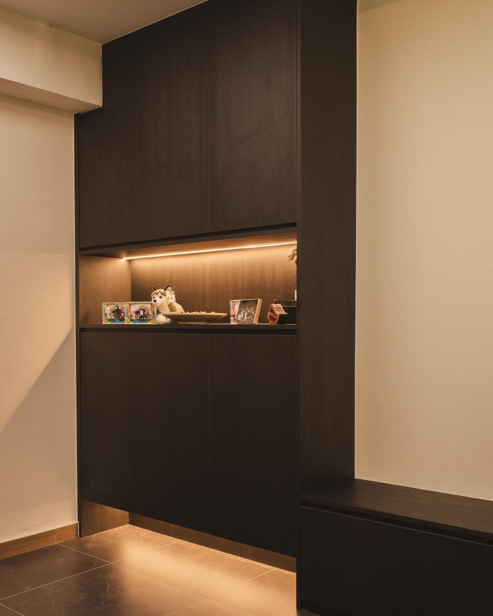 Modern Living Room with Drop Ceiling and Ceiling Light