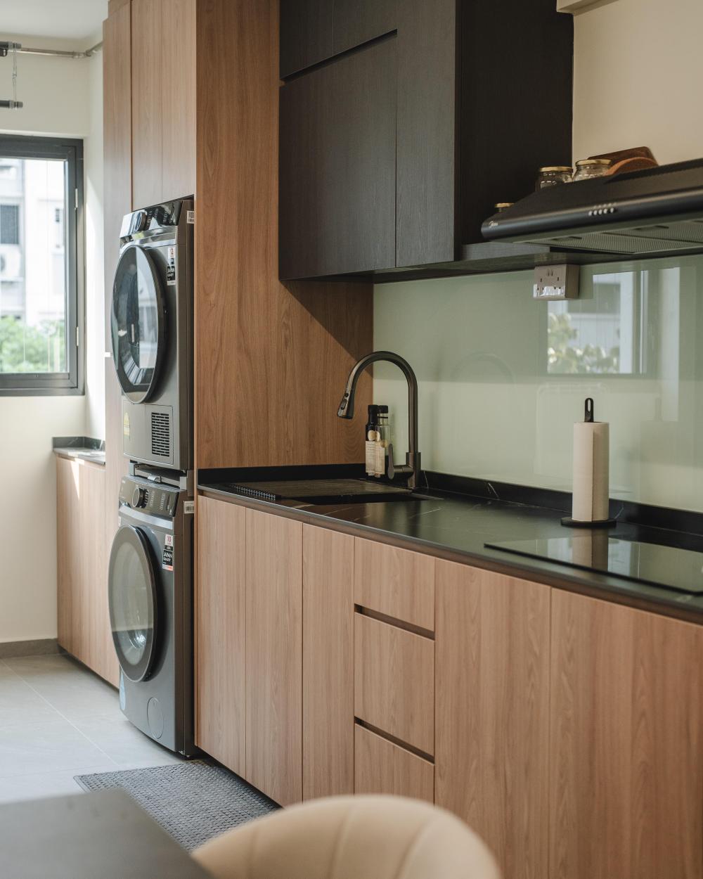 Modern Kitchen with Herringbone Tiling and Granite Floor