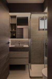 Modern Bathroom at Blk 567B Champions Way