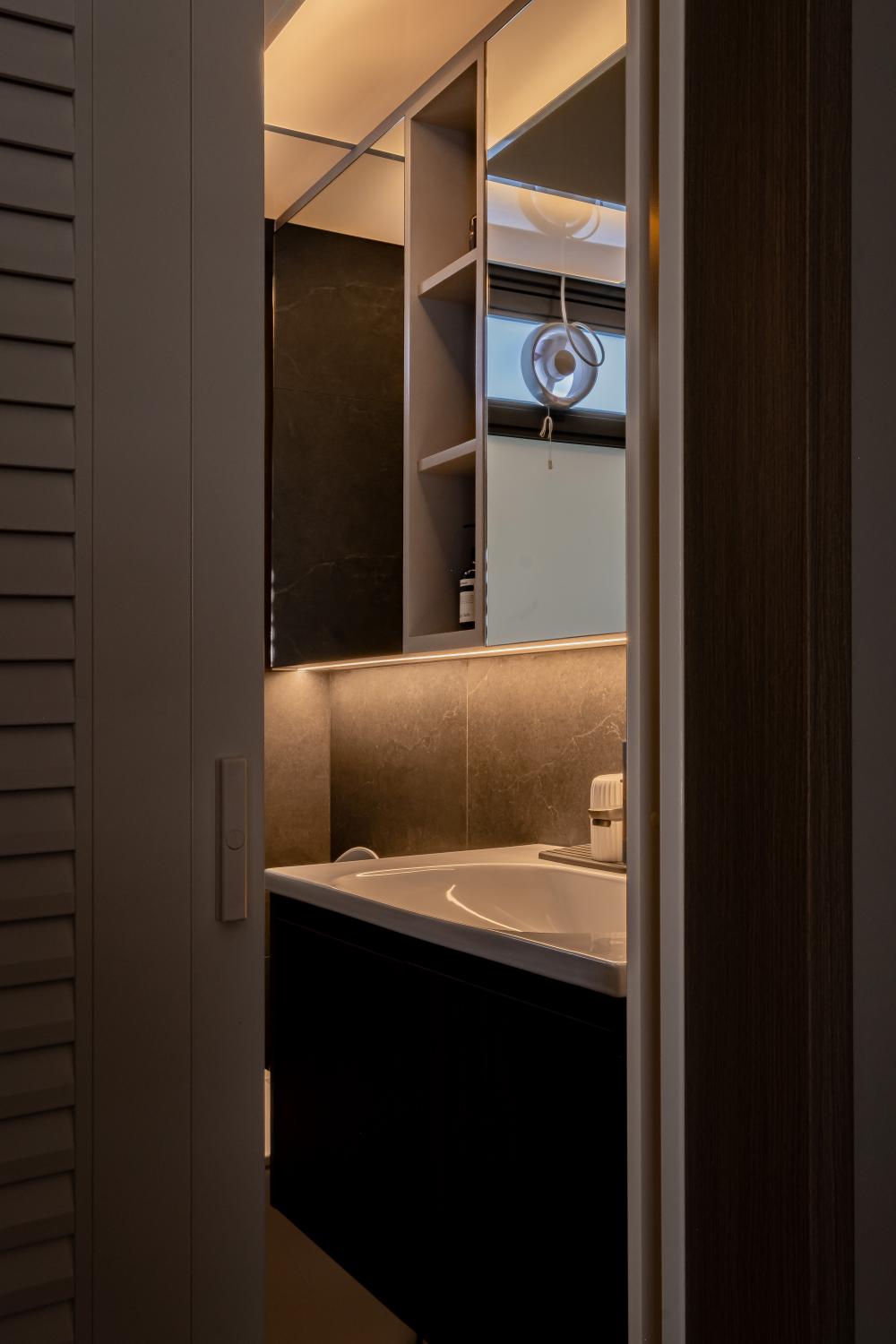 Scandinavian Bathroom with Countertop and Mirror