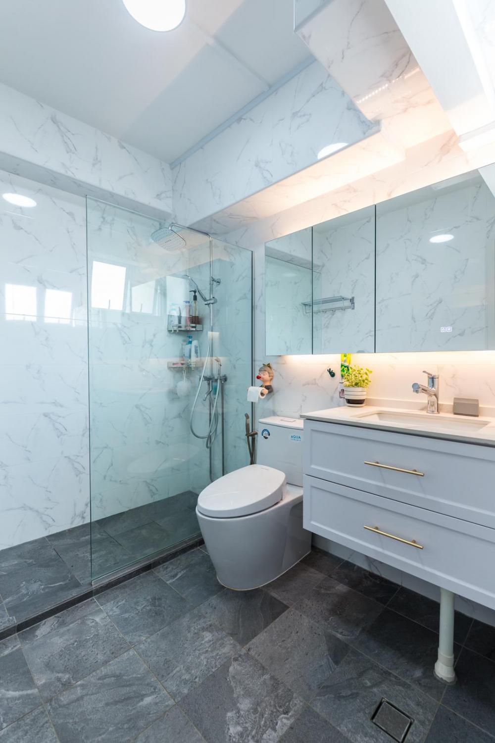 Minimalist Bathroom with Mirror and Shower Screen