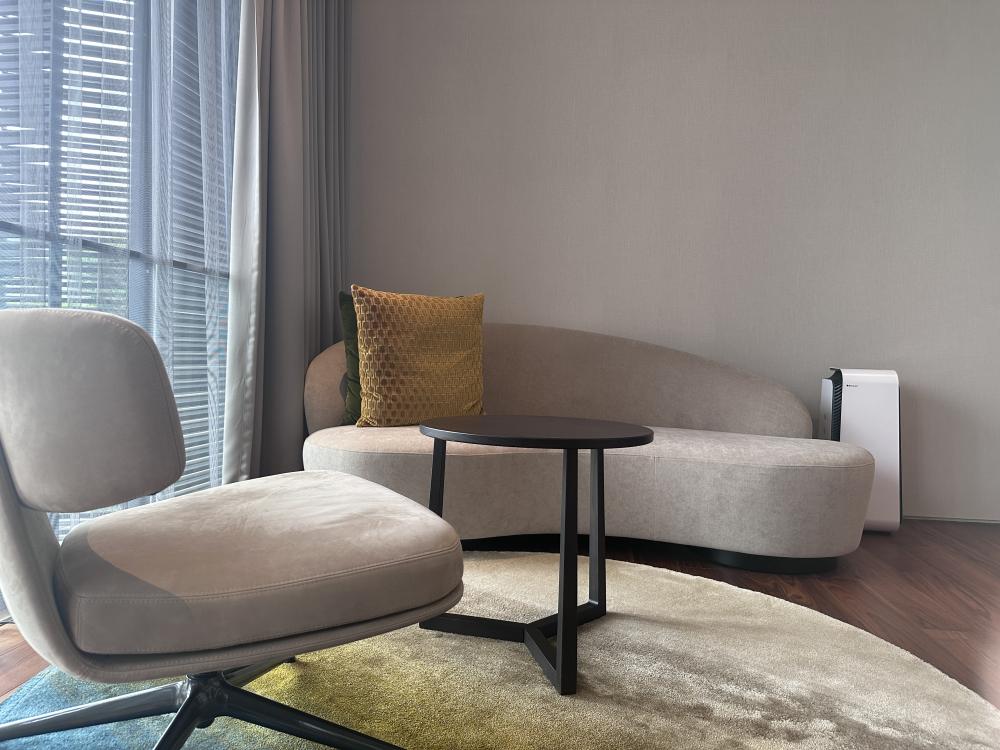 Modern Bedroom with Bookshelf and Carpet