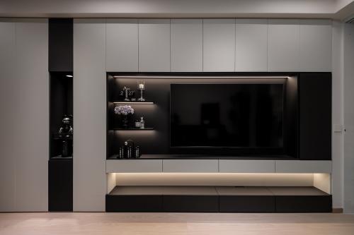 Contemporary New Condominium by Quad.R Design