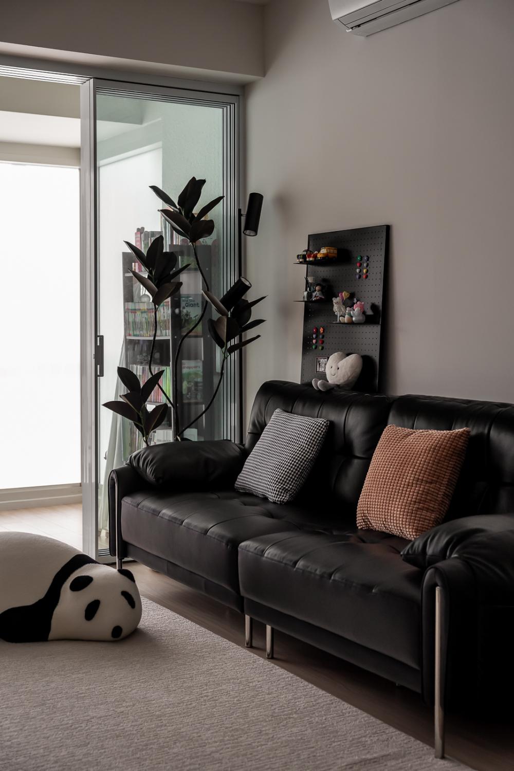 Contemporary Living Room with Carpet and Sofa