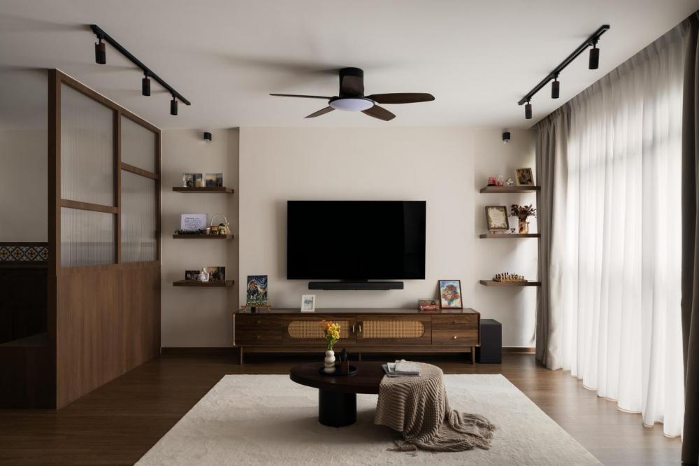 Transitional Living Room with Countertop and Carpet