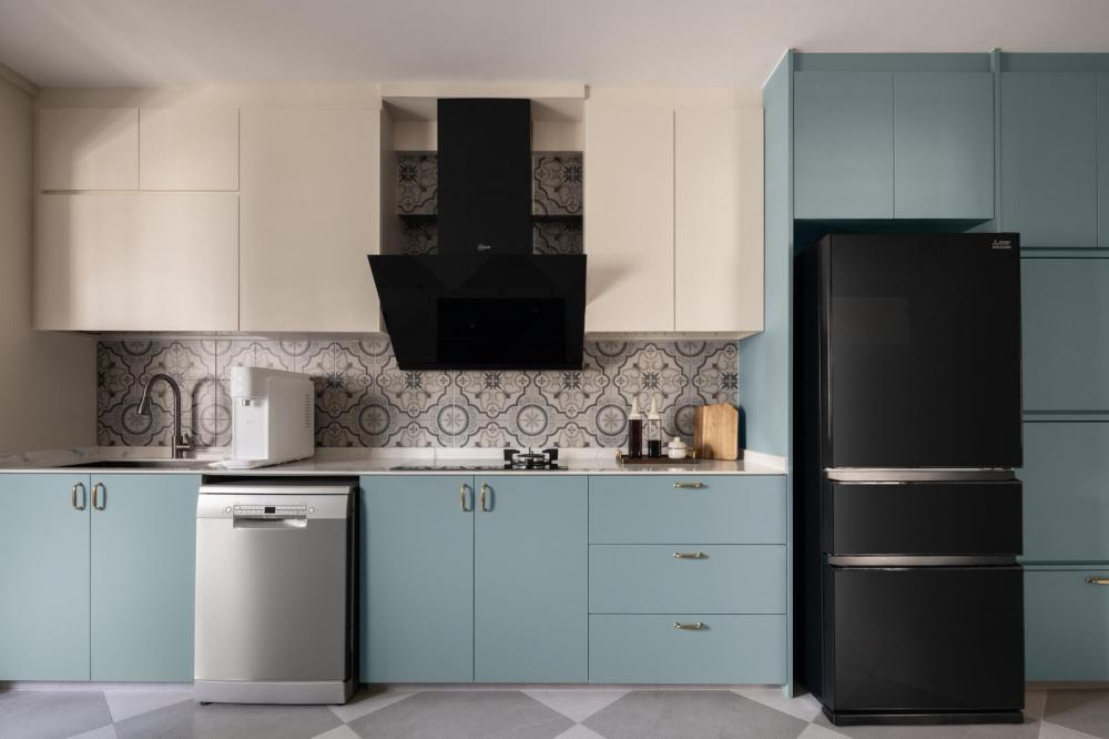 Transitional Kitchen with Countertop and Cupboard