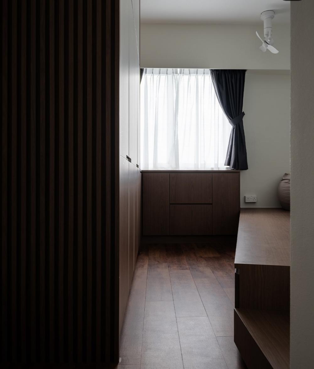 Modern Bedroom with Vinyl Flooring and Wardrobe