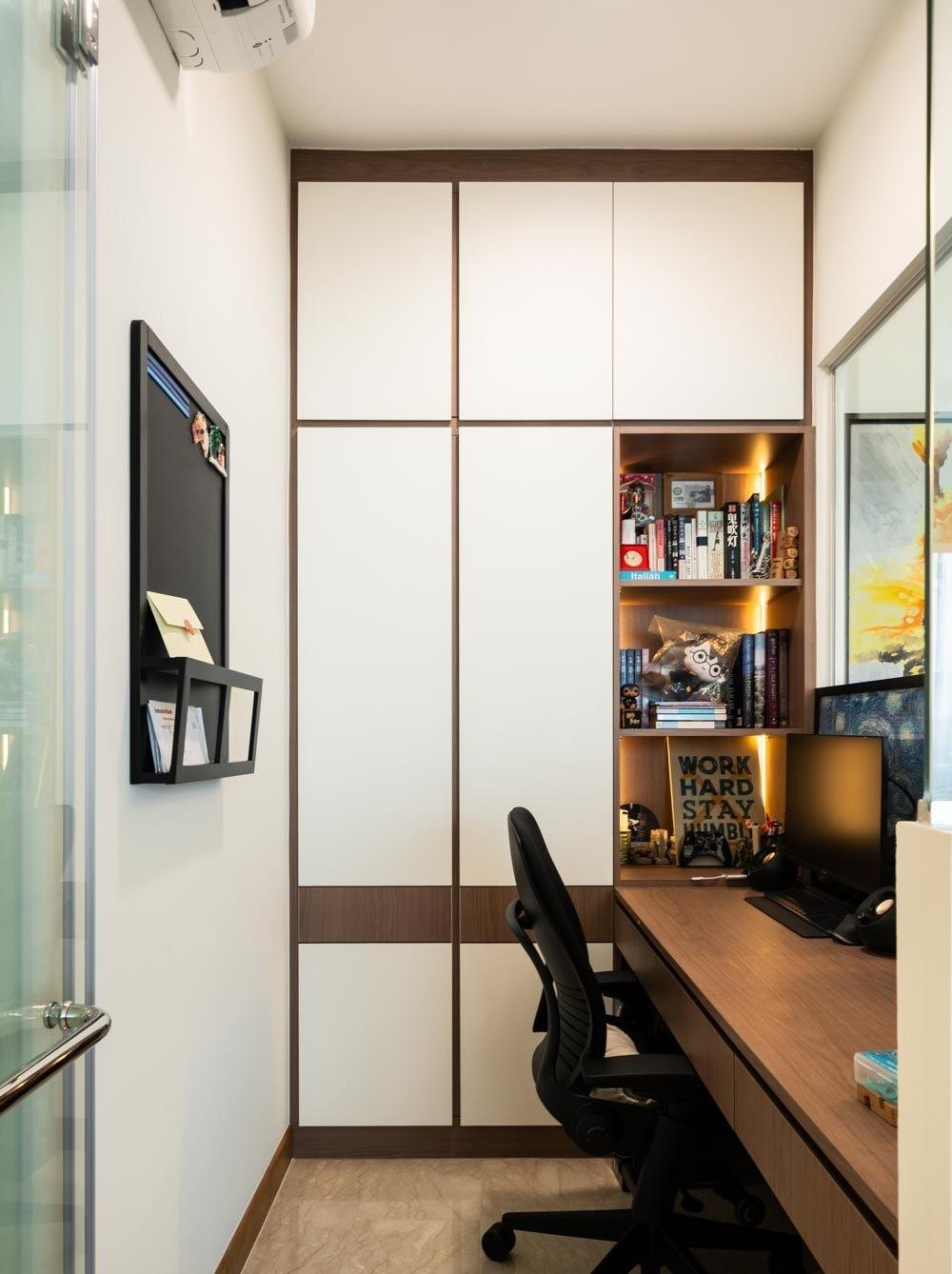 Modern Home Office with Bookshelf and Desk