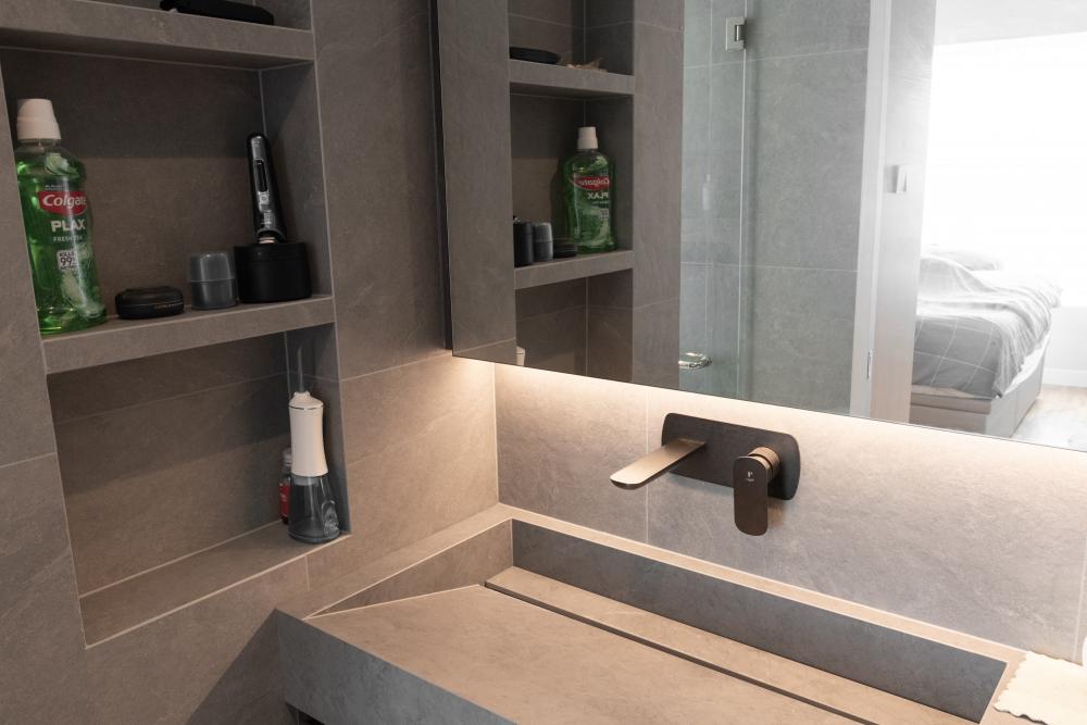 Scandinavian Bathroom with Countertop and Bathroom Storage