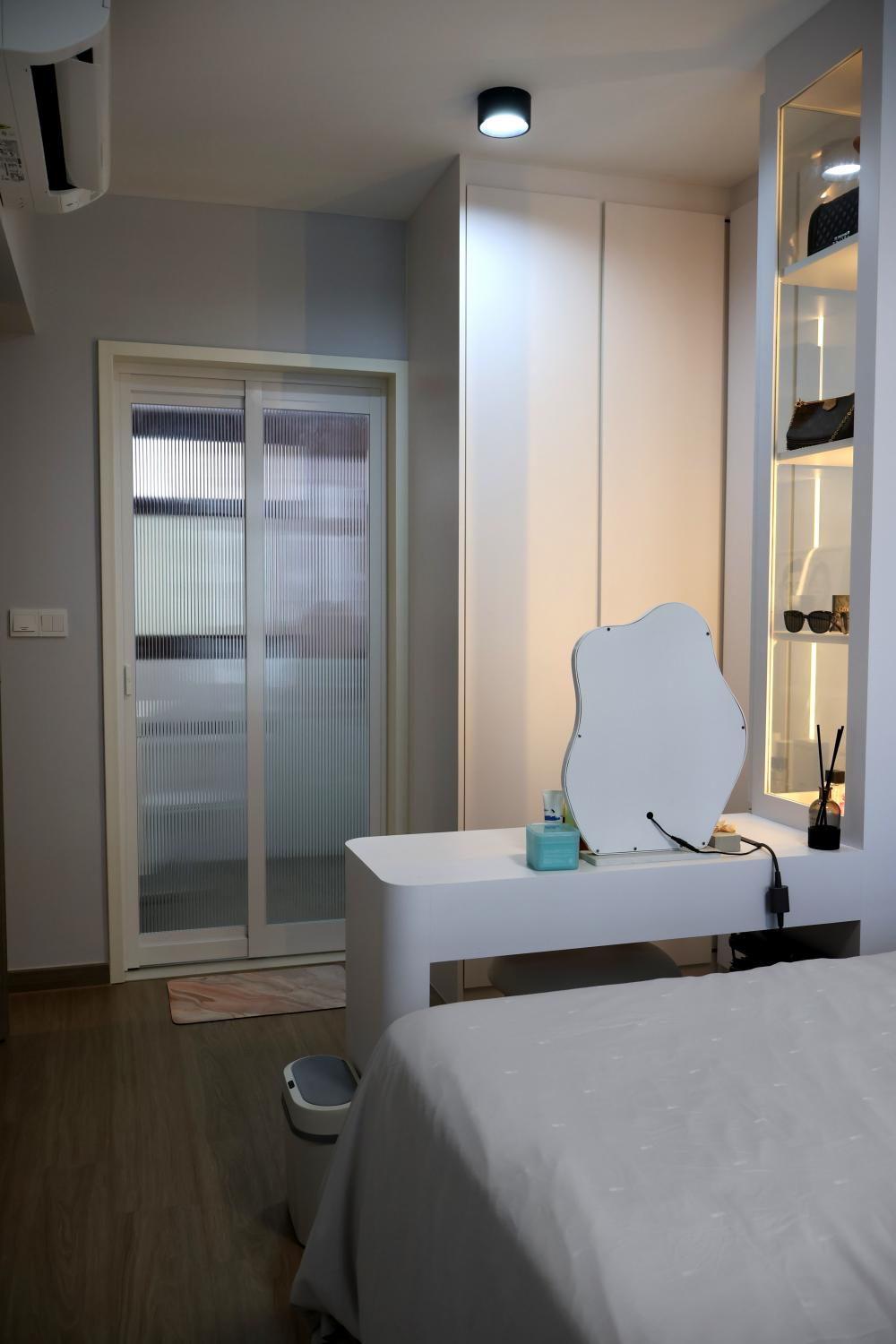 Minimalist Bedroom with Vinyl Flooring and Glass Door