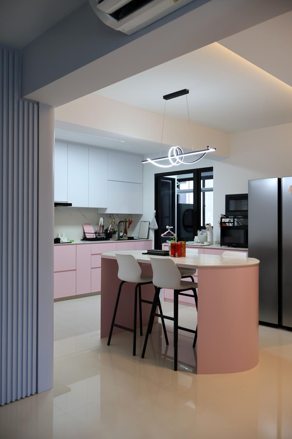 Minimalist Kitchen with Countertop and Homogeneous Tiles