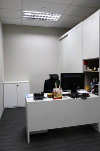 Minimalist Office at Datwyler It Infra Pte. Ltd. / 30 Toh Guan Road #01-01A S608840