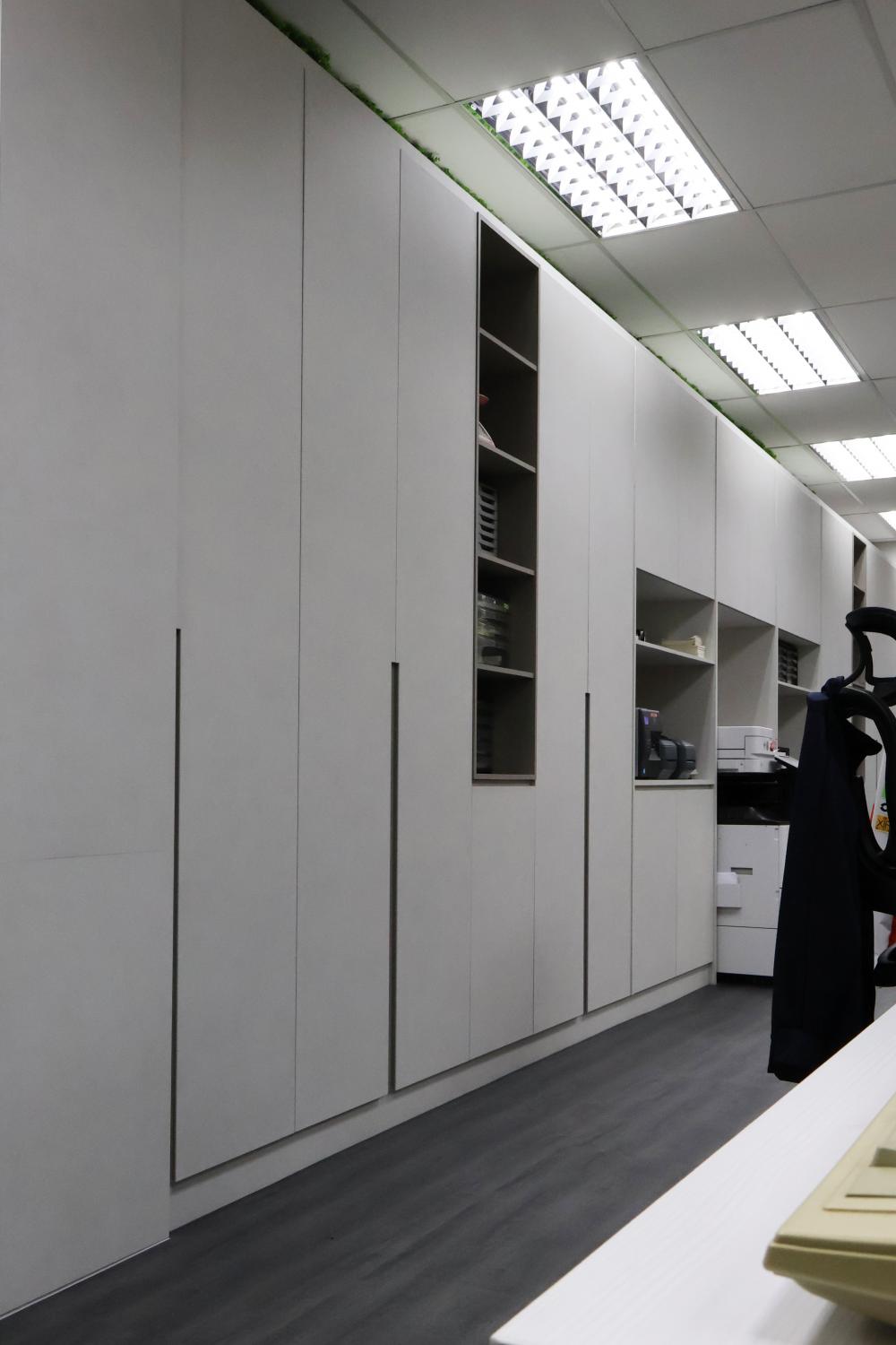 Minimalist Office with Bookshelf and Desk
