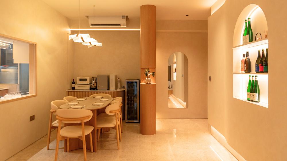 Minimalist Dining Room with Ceiling Light and Dining Table