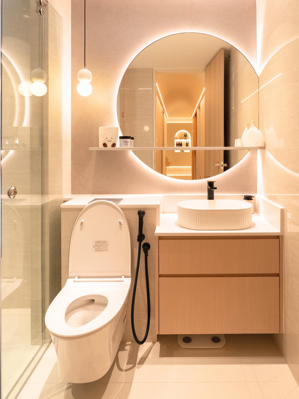 Minimalist Bathroom with Vinyl Flooring and Mirror
