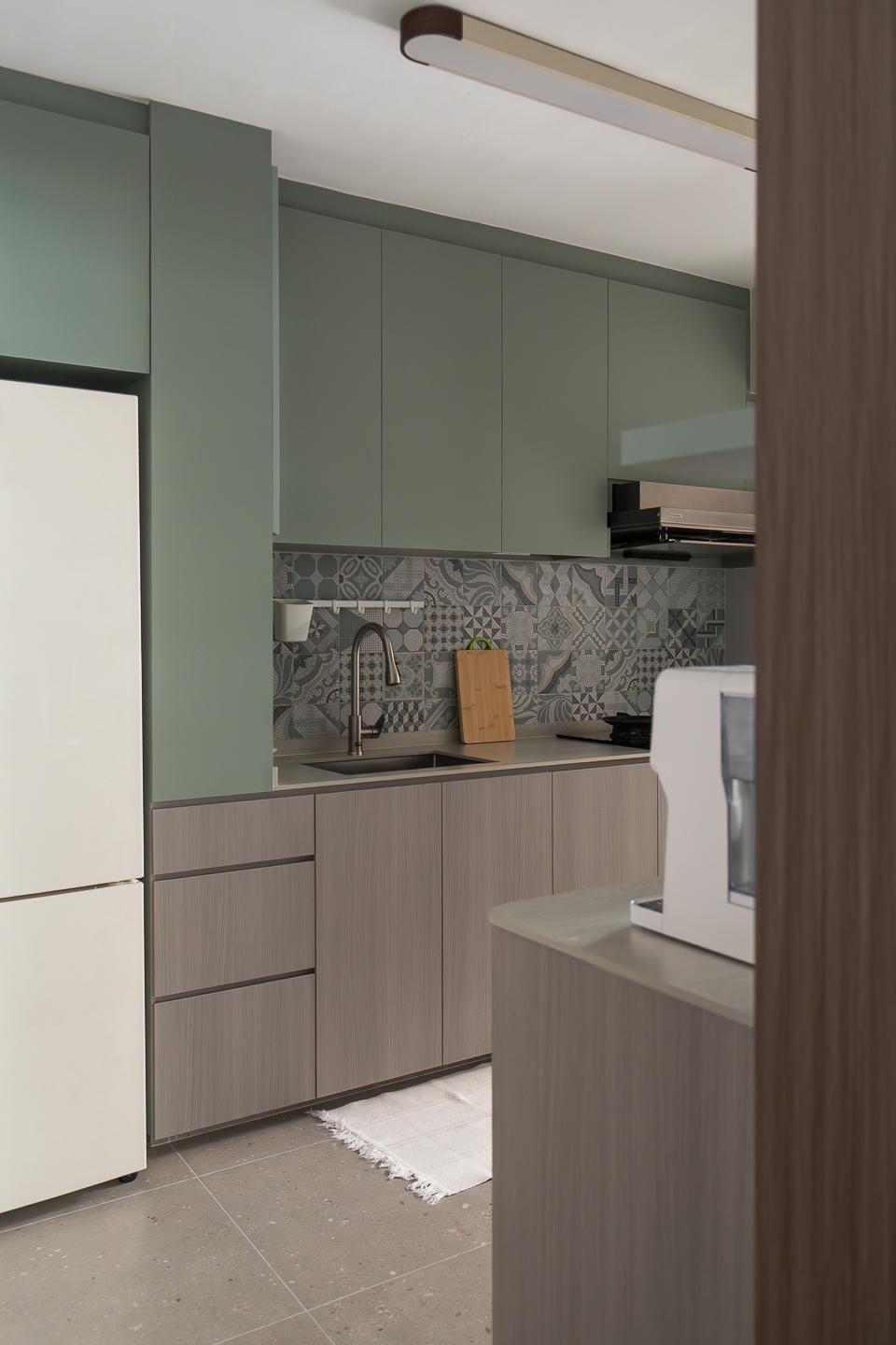 Vintage Kitchen with Countertop and Open Kitchen