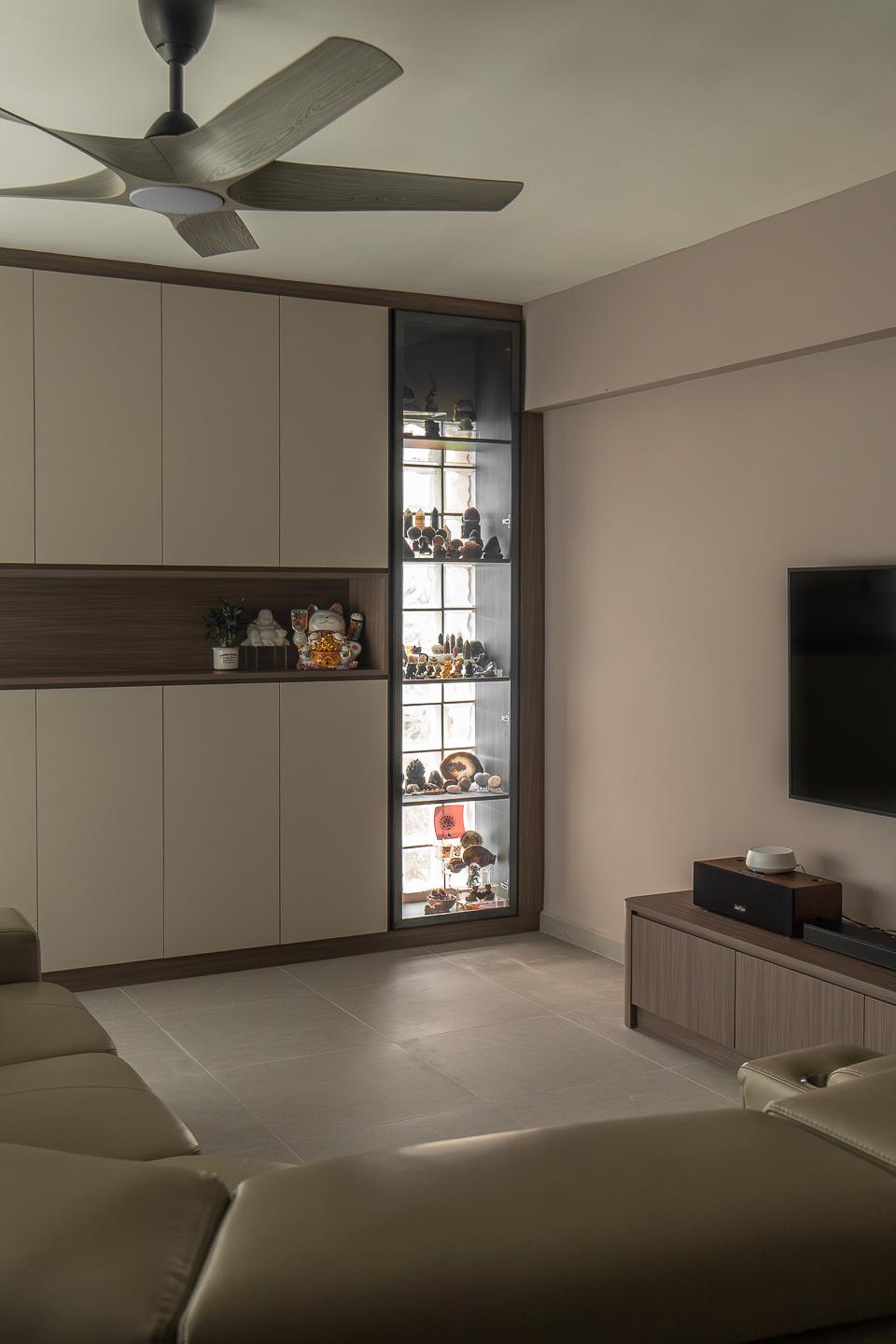 Vintage Living Room with TV Console and Ceiling Fan