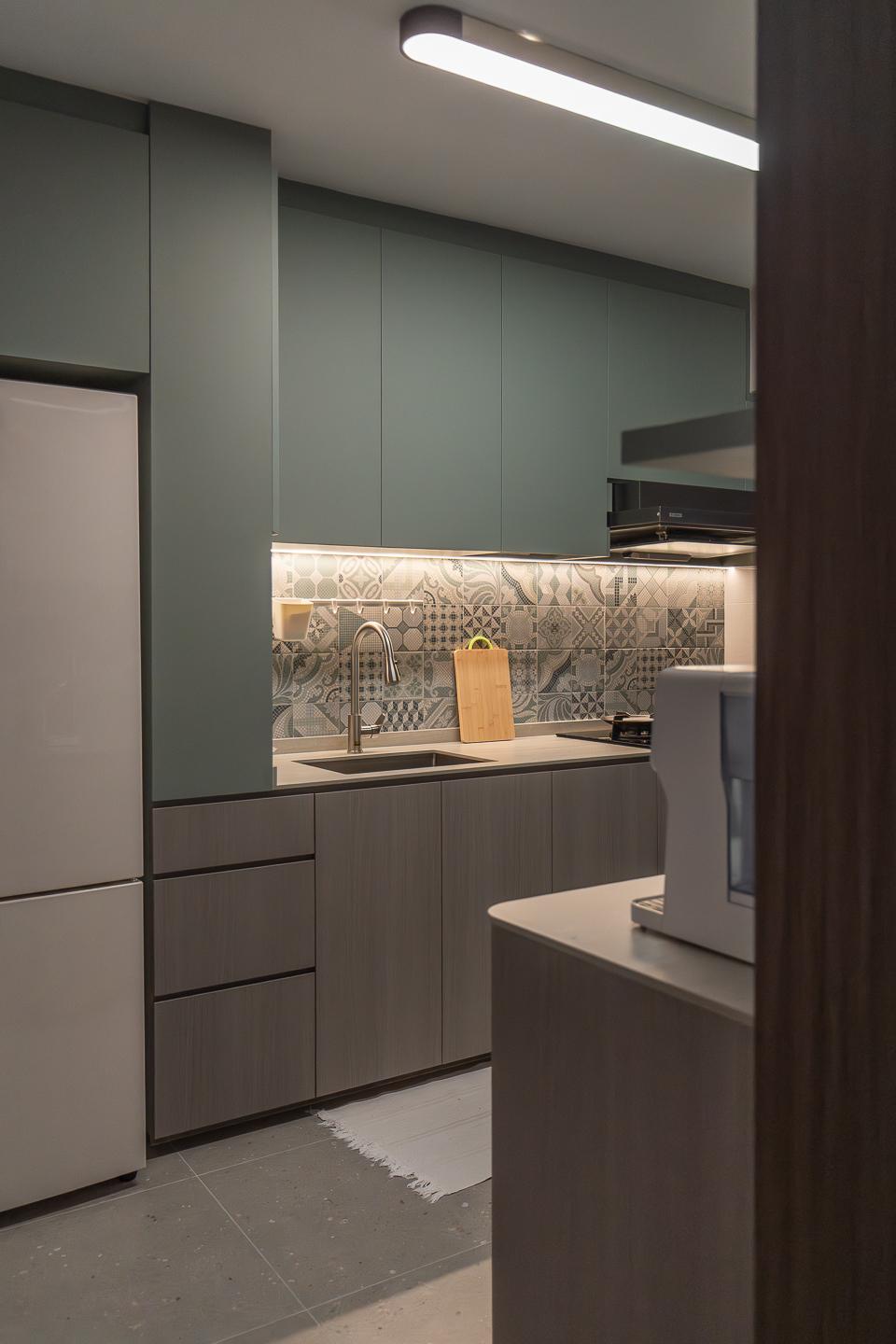 Vintage Kitchen with Countertop and Open Kitchen