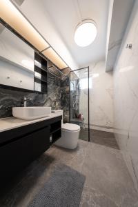 Contemporary Bathroom at Blk 661B Jurong West St 64