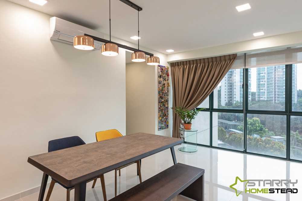 Scandinavian Dining Room with Dining Table and Dining Chairs