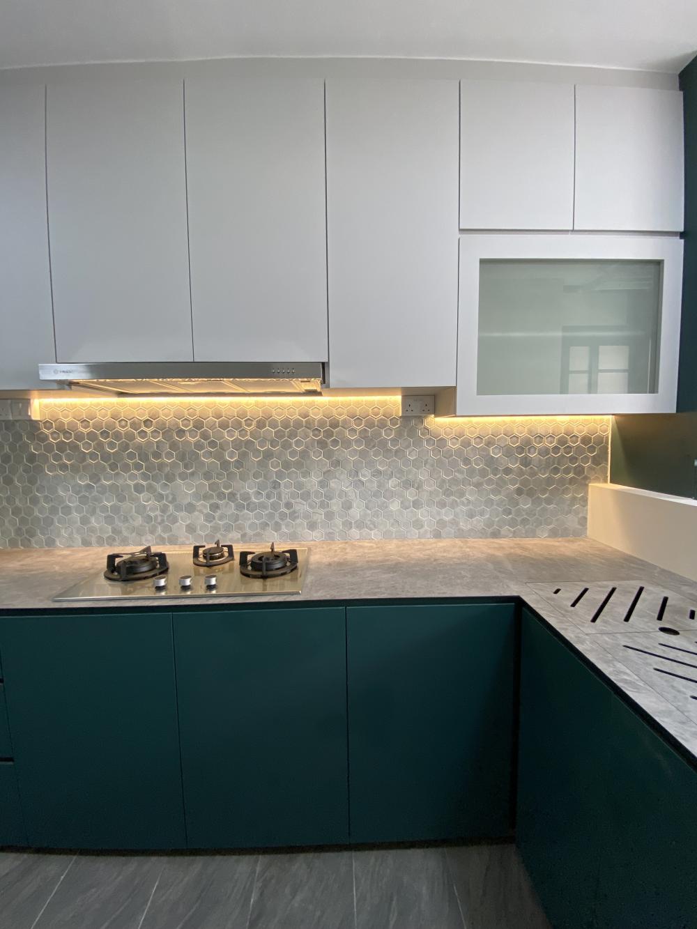 Contemporary Kitchen with Countertop and Vinyl Flooring