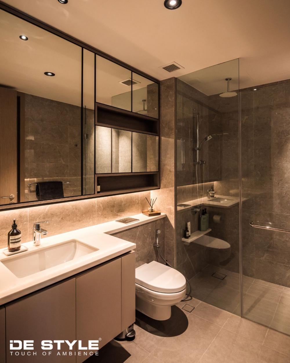 Scandinavian Bathroom with Countertop and Mirror