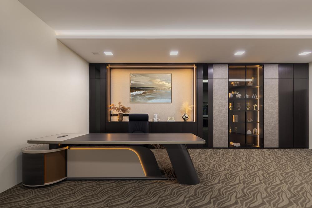 Modern Office with Bookshelf and Desk