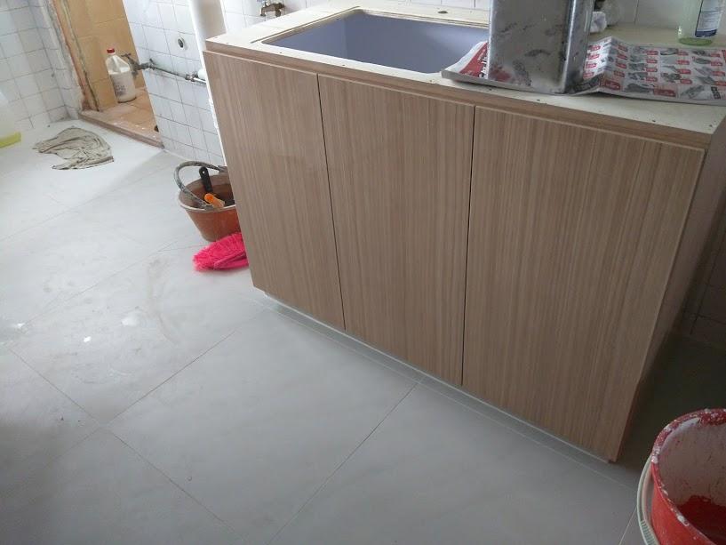 Asian Kitchen with Vinyl Flooring and Homogeneous Tiles