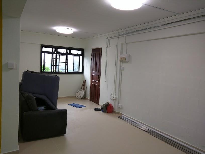 Asian Living Room with Vinyl Flooring and Homogeneous Tiles
