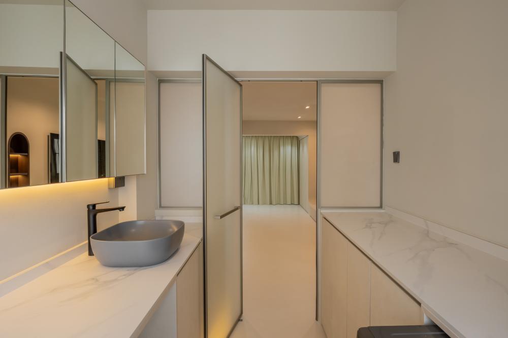 Minimalist Service Yard with Countertop and Cement Floor
