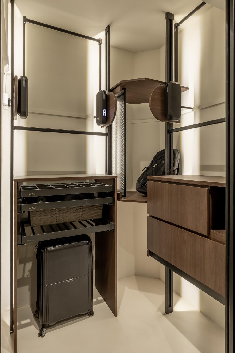 Minimalist Walk-in Wardrobe with Cement Floor and Wardrobe