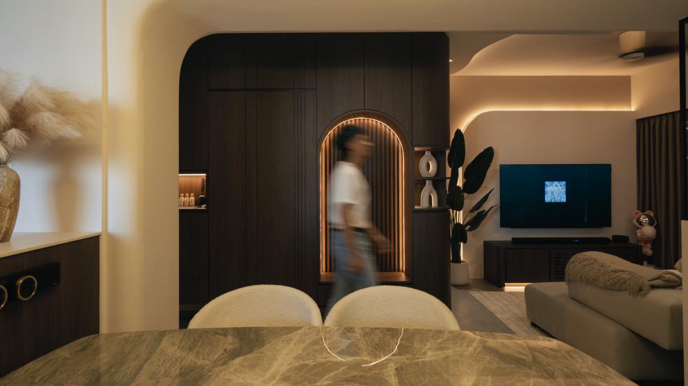 Contemporary Dining Room with Drop Light and Drop Ceiling