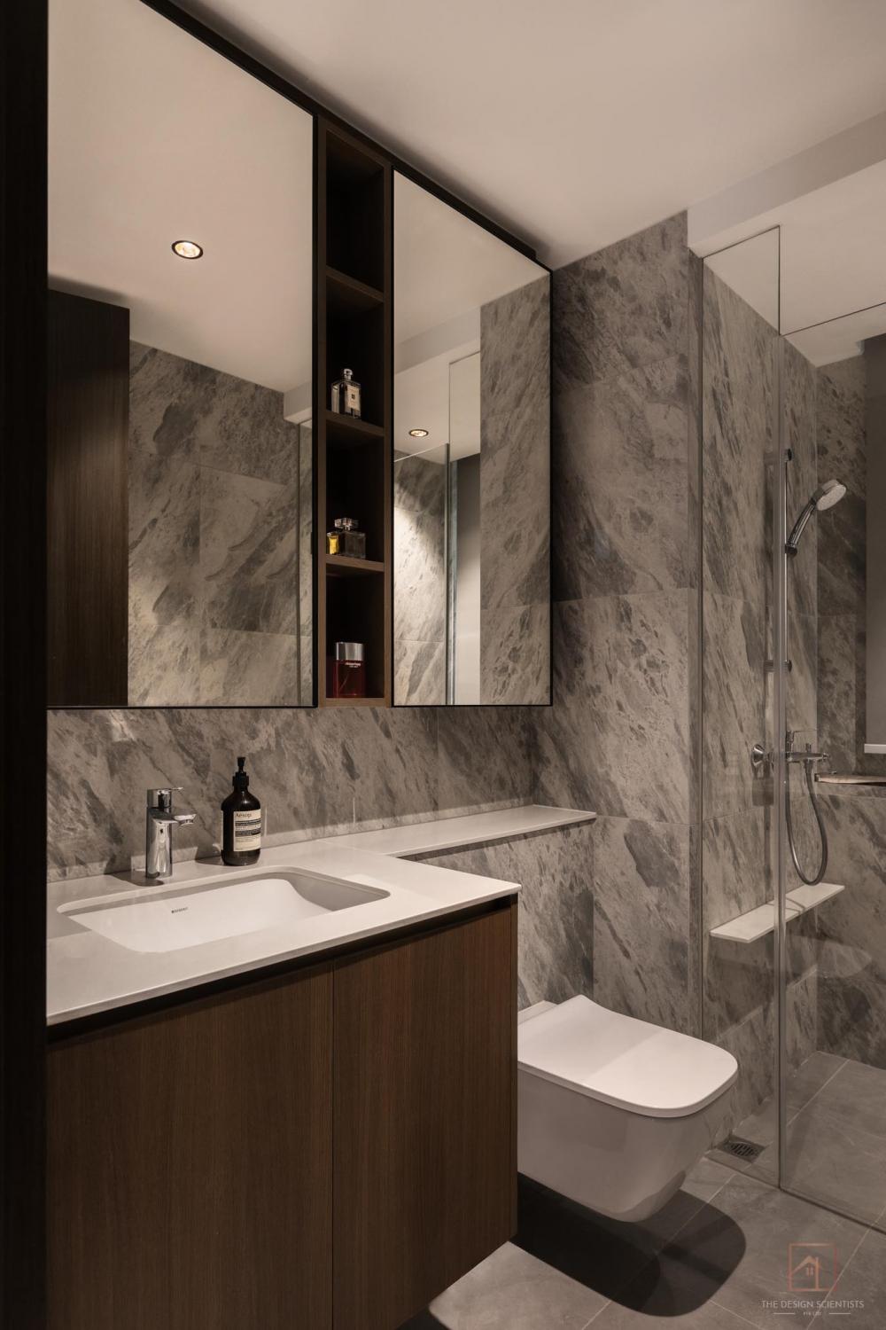 Contemporary Bathroom with Mirror and Bathroom Storage