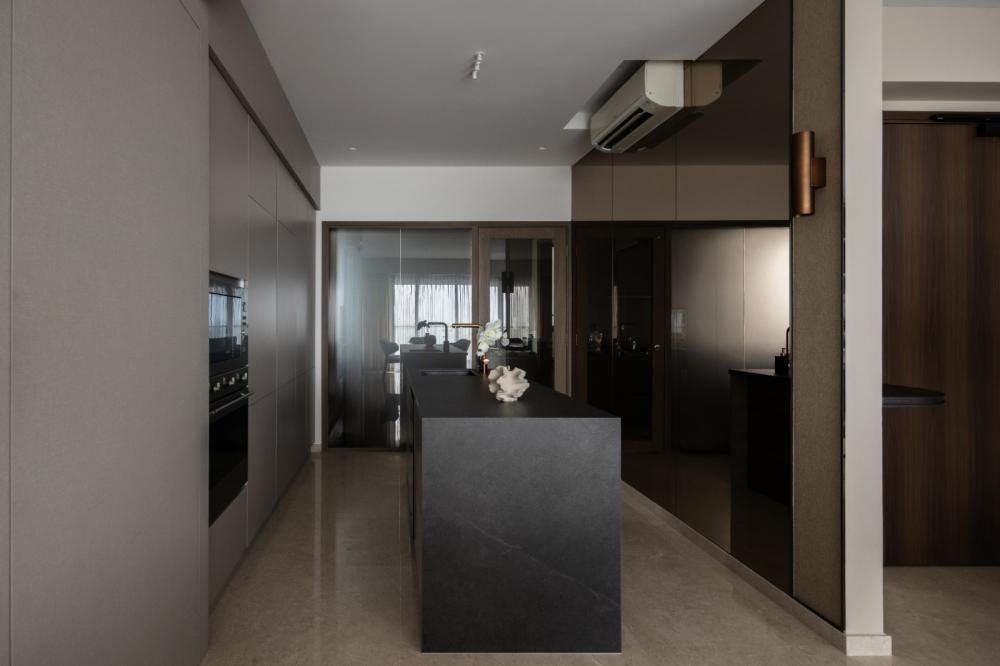 Modern Dining Room with Lighting and Lamps