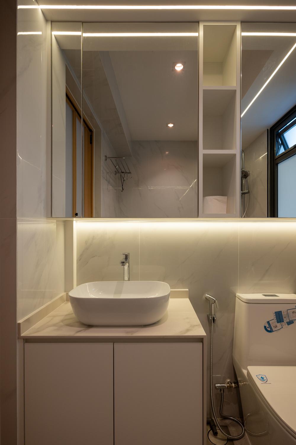Modern Bathroom with Mirror and Bathroom Mirrors