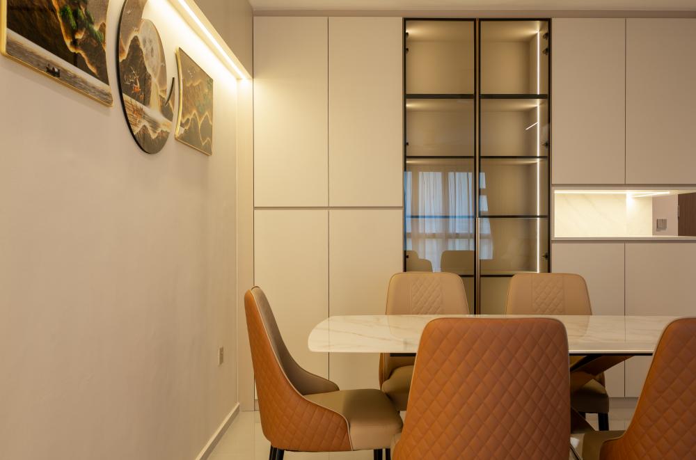 Modern Dining Room with Cove Lighting and Dining Table