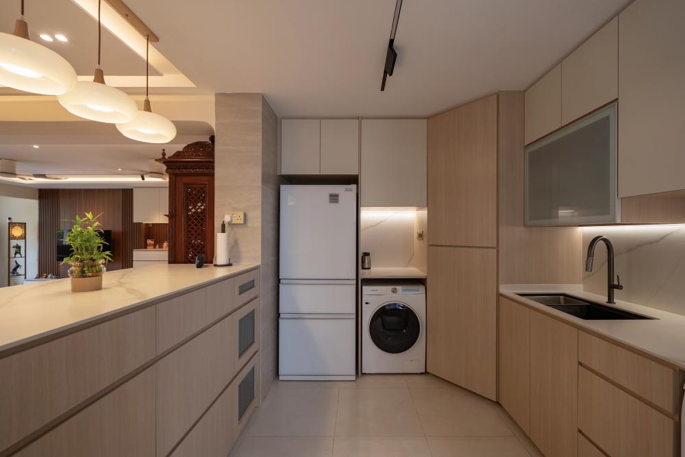 Modern Kitchen with Countertop and Breakfast Counter