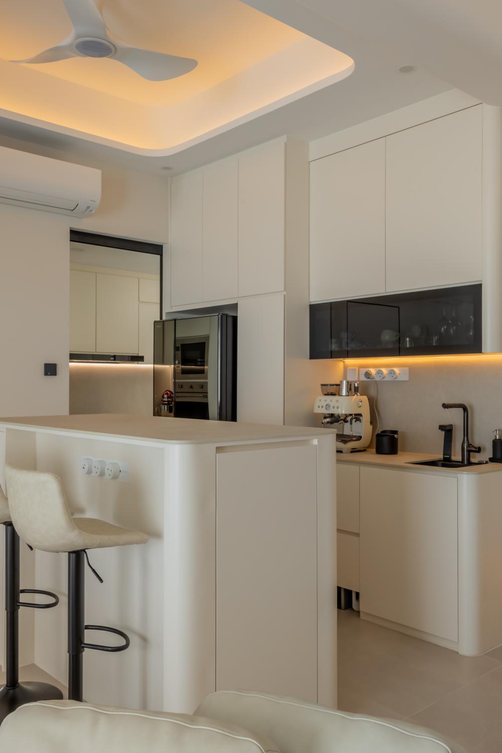 Minimalist Kitchen with Countertop and Kitchen Island