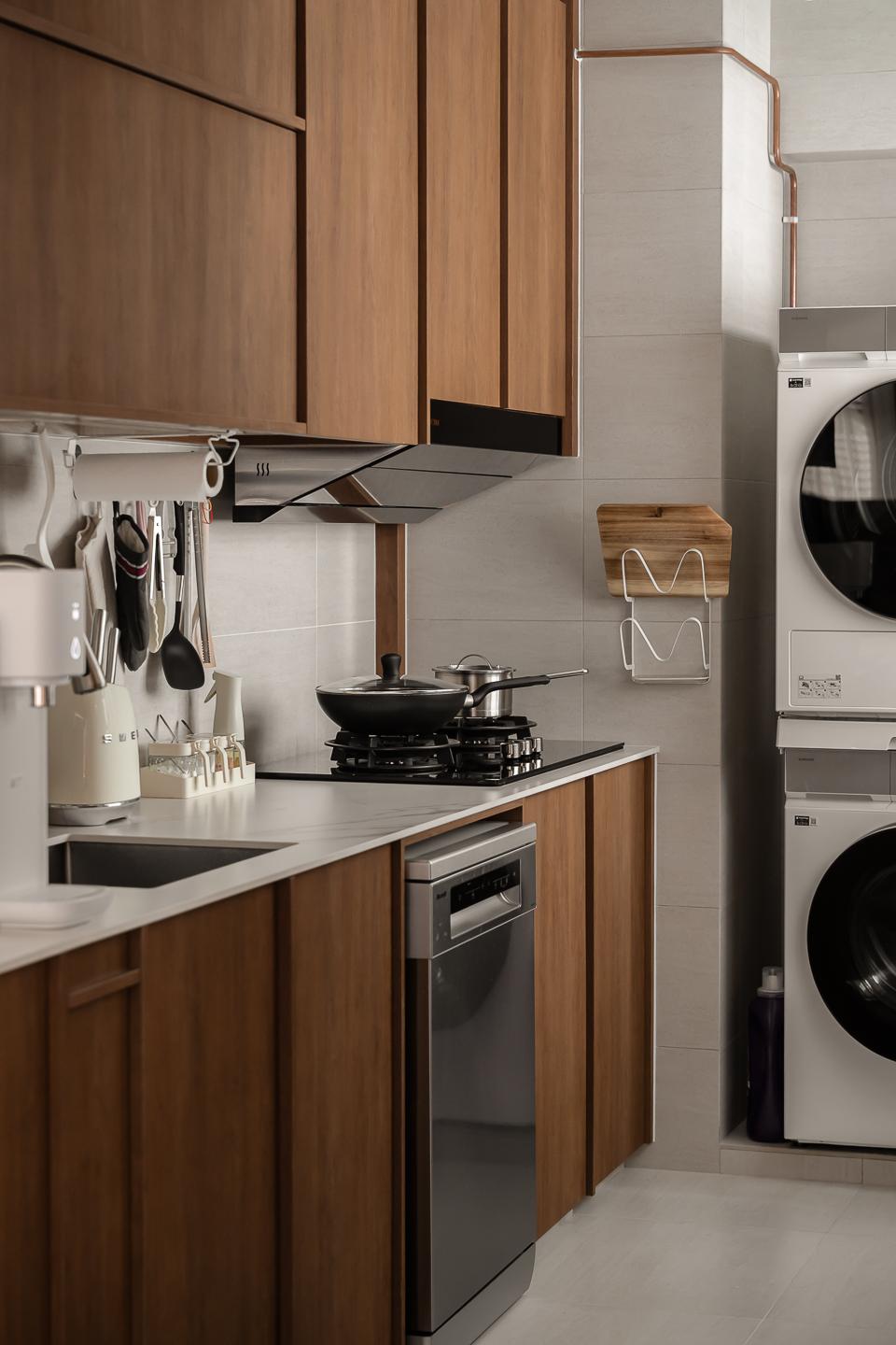 Vintage Kitchen with Washing Machine and Open Kitchen