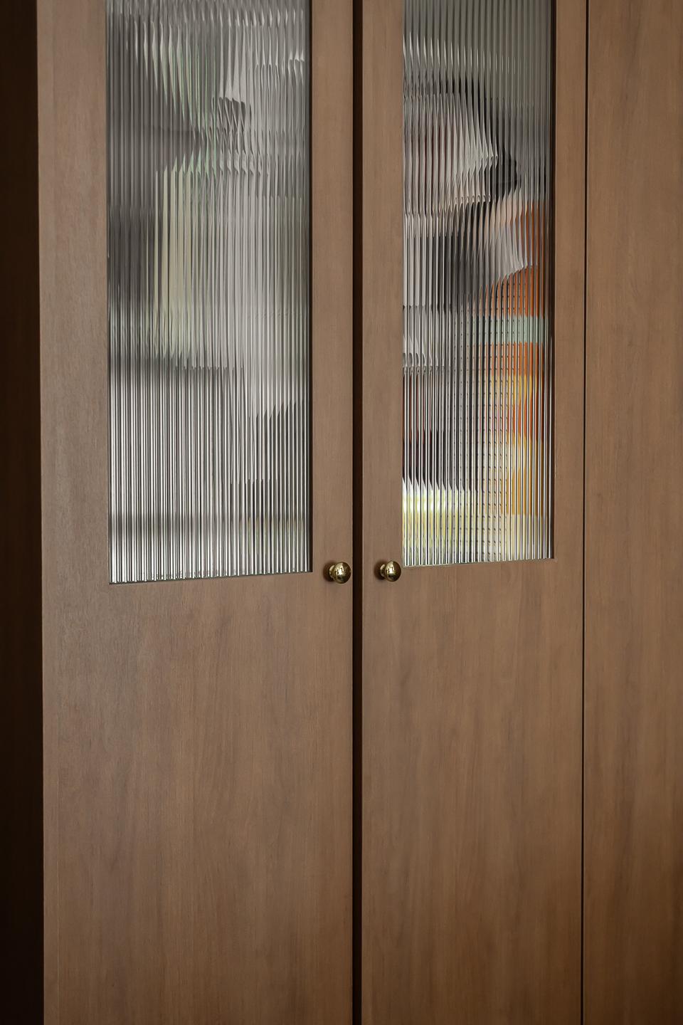Vintage Walk-in Wardrobe with Feature Wall and Wardrobe