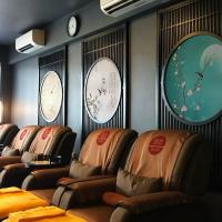 Modern New Commercial by Smart Renovation