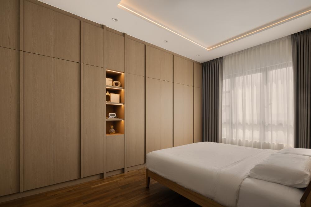 Asian Bedroom with Bookshelf and Parquet Floor