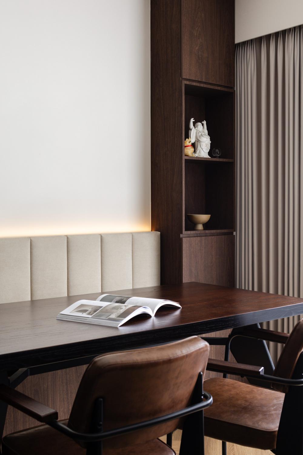 Modern Dining Room with Dining Table and Seating Bench