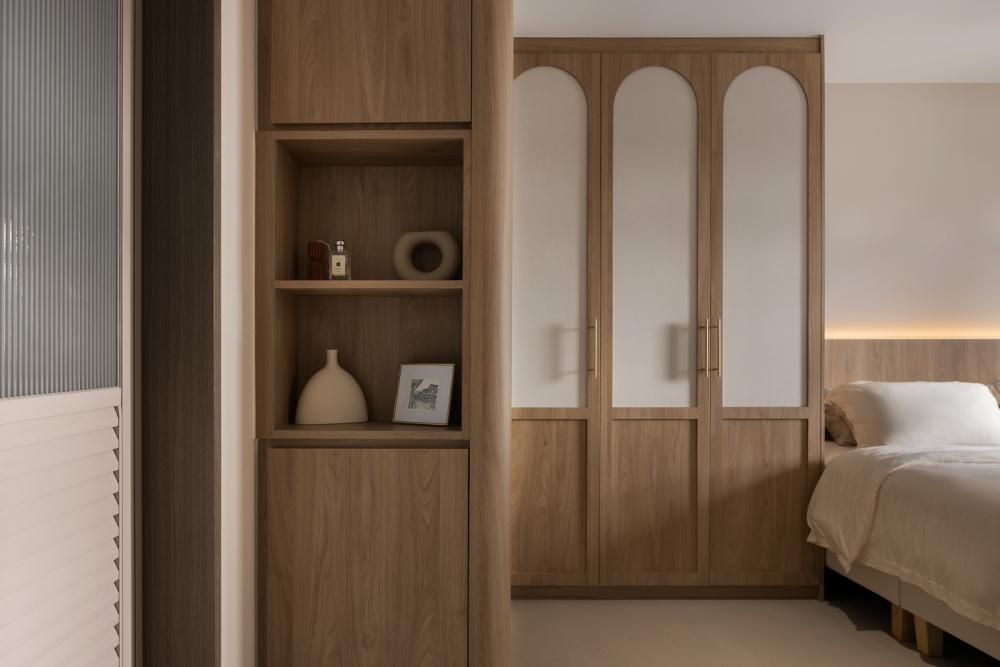 Modern Bedroom with Homogeneous Tiles and Wardrobe