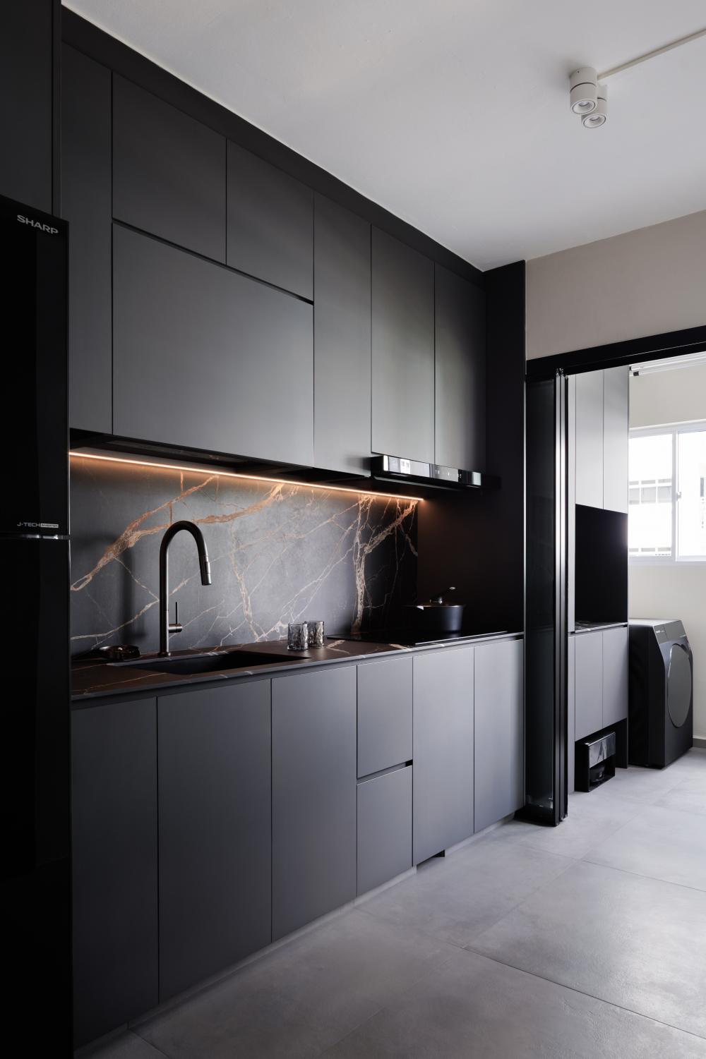 Contemporary Kitchen with Countertop and Homogeneous Tiles