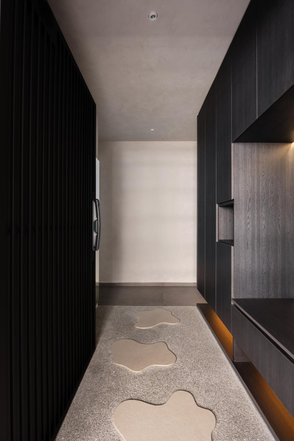 Contemporary Foyer with Settee and Homogeneous Tiles