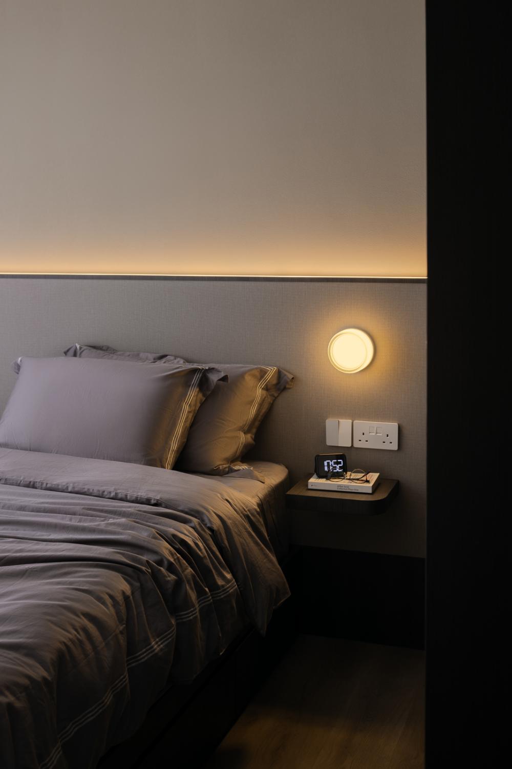 Asian Bedroom with Vinyl Flooring and Cove Lighting