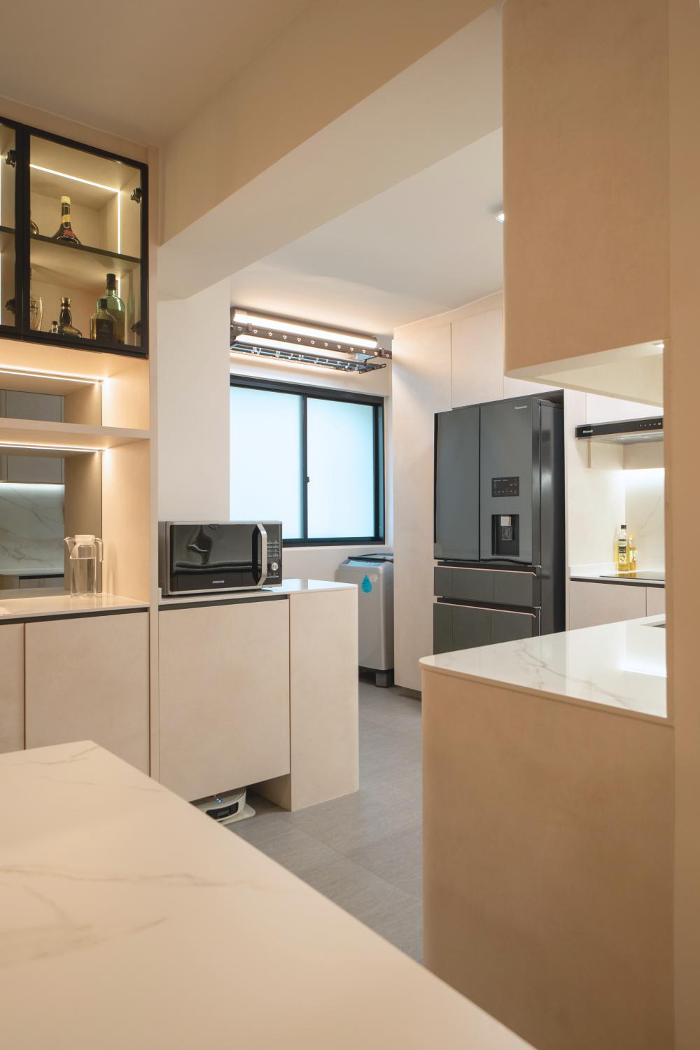 Minimalist Kitchen with Kitchen Window and Kitchen Island