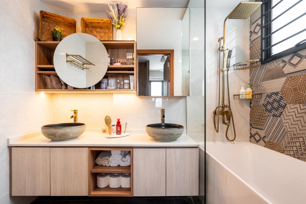 Asian Bathroom with Bathtub and Shower Screen
